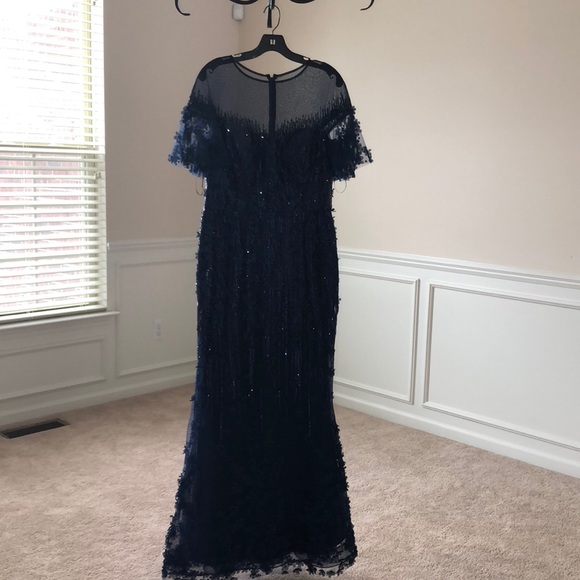 Dress - Picture 1 of 6